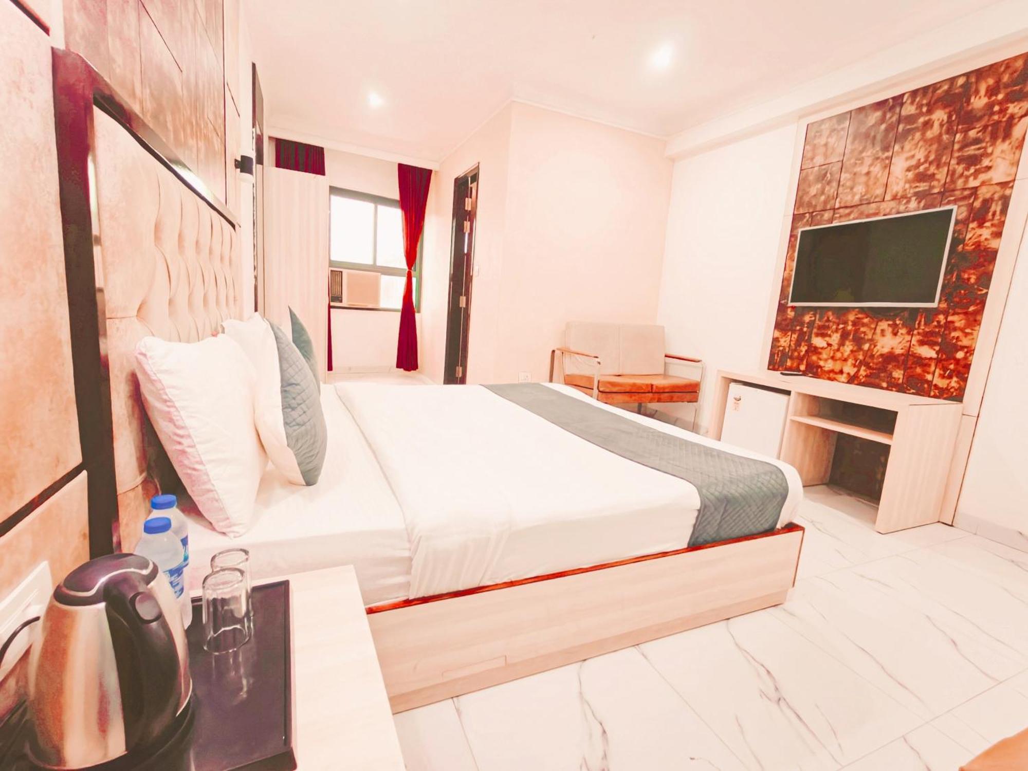 Hotel The Almora By Rs Global Near By Delhi International Airport With - Free Airport Drop New Delhi Eksteriør billede