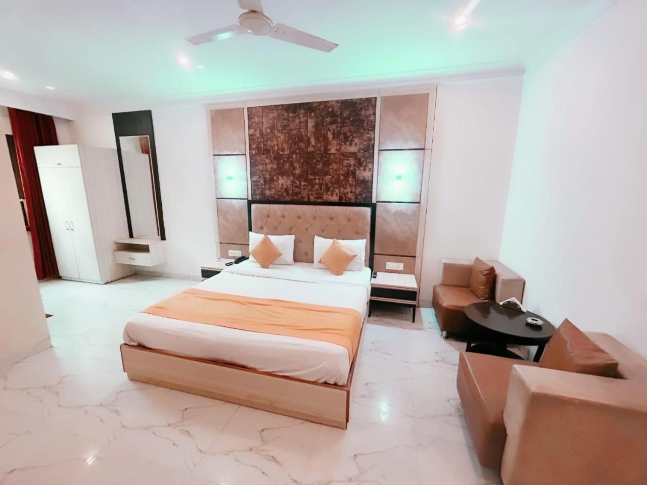 Hotel The Almora By Rs Global Near By Delhi International Airport With - Free Airport Drop New Delhi Eksteriør billede