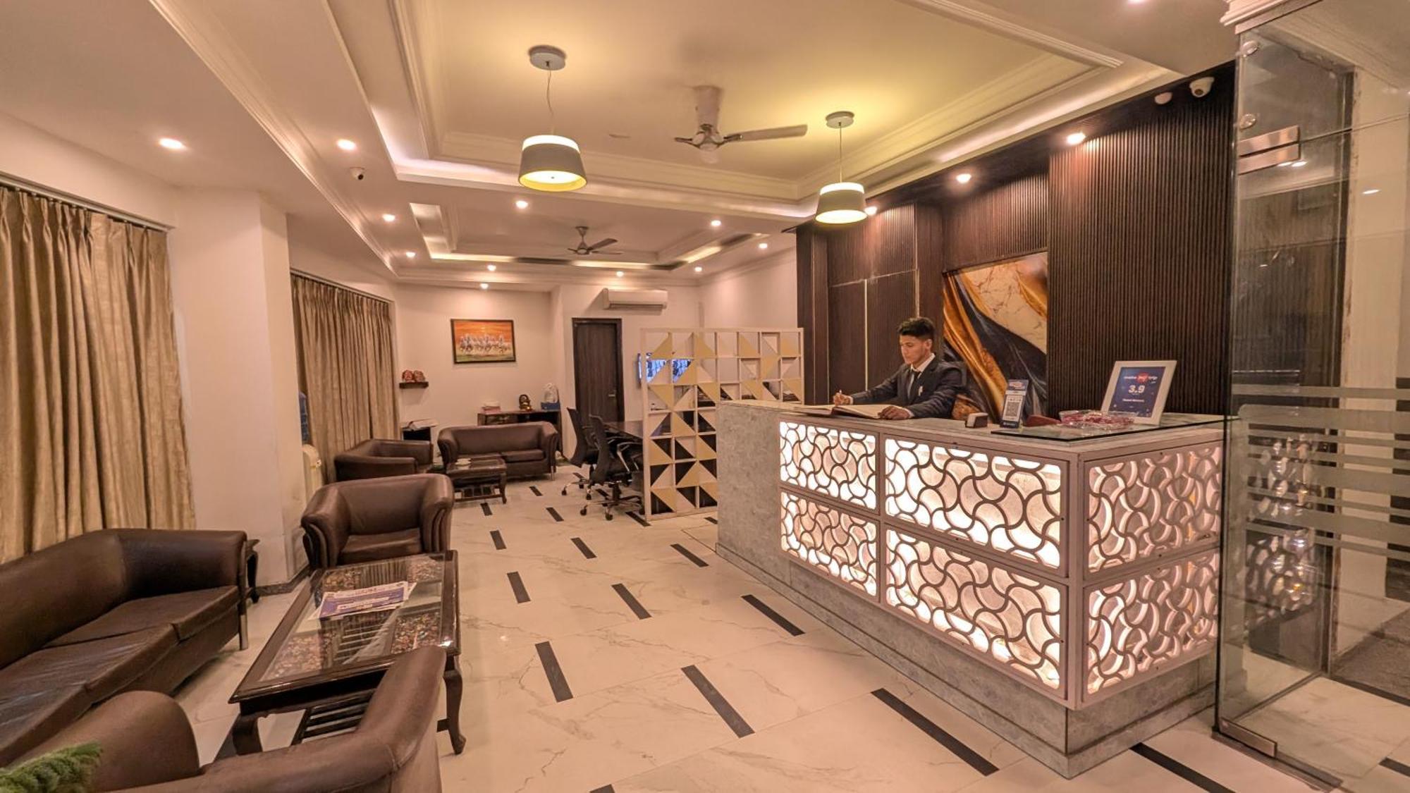 Hotel The Almora By Rs Global Near By Delhi International Airport With - Free Airport Drop New Delhi Eksteriør billede