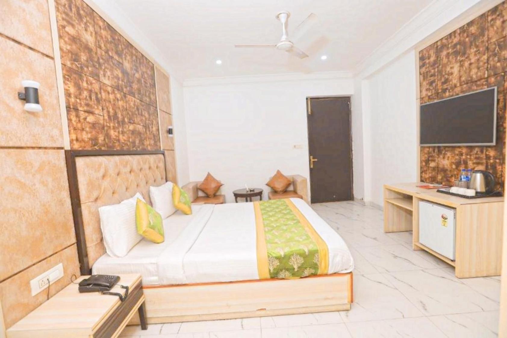 Hotel The Almora By Rs Global Near By Delhi International Airport With - Free Airport Drop New Delhi Eksteriør billede
