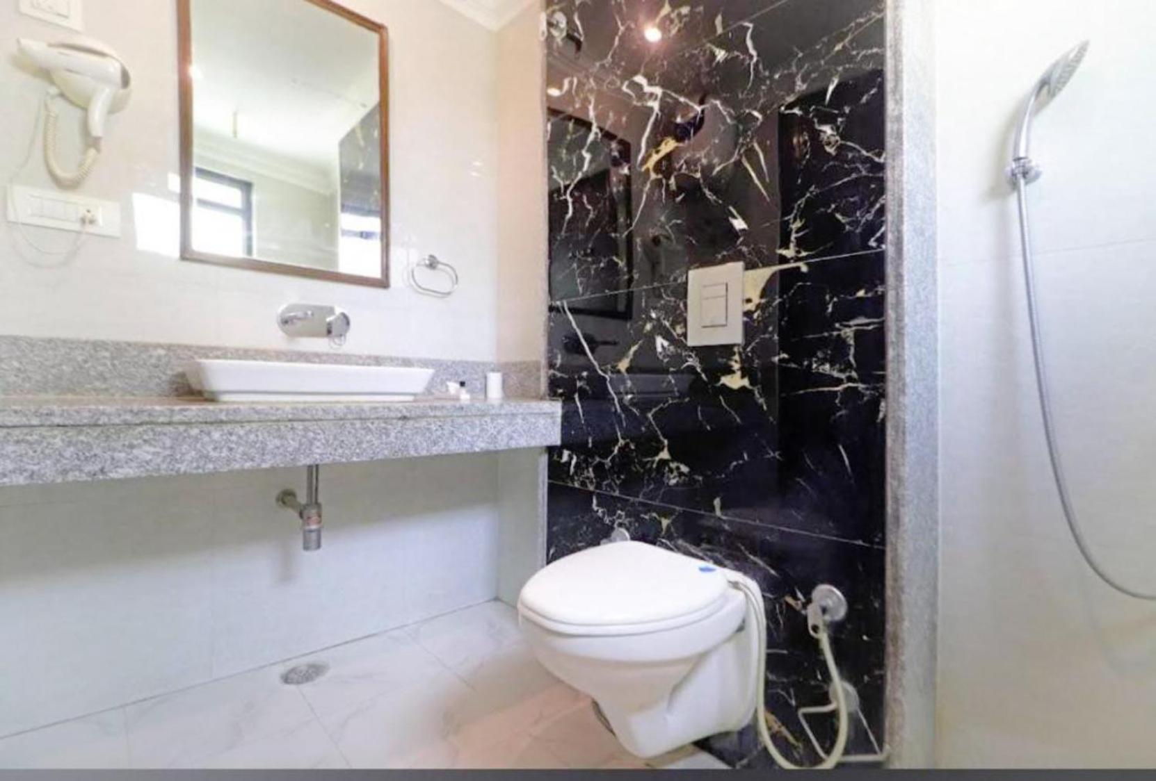 Hotel The Almora By Rs Global Near By Delhi International Airport With - Free Airport Drop New Delhi Eksteriør billede