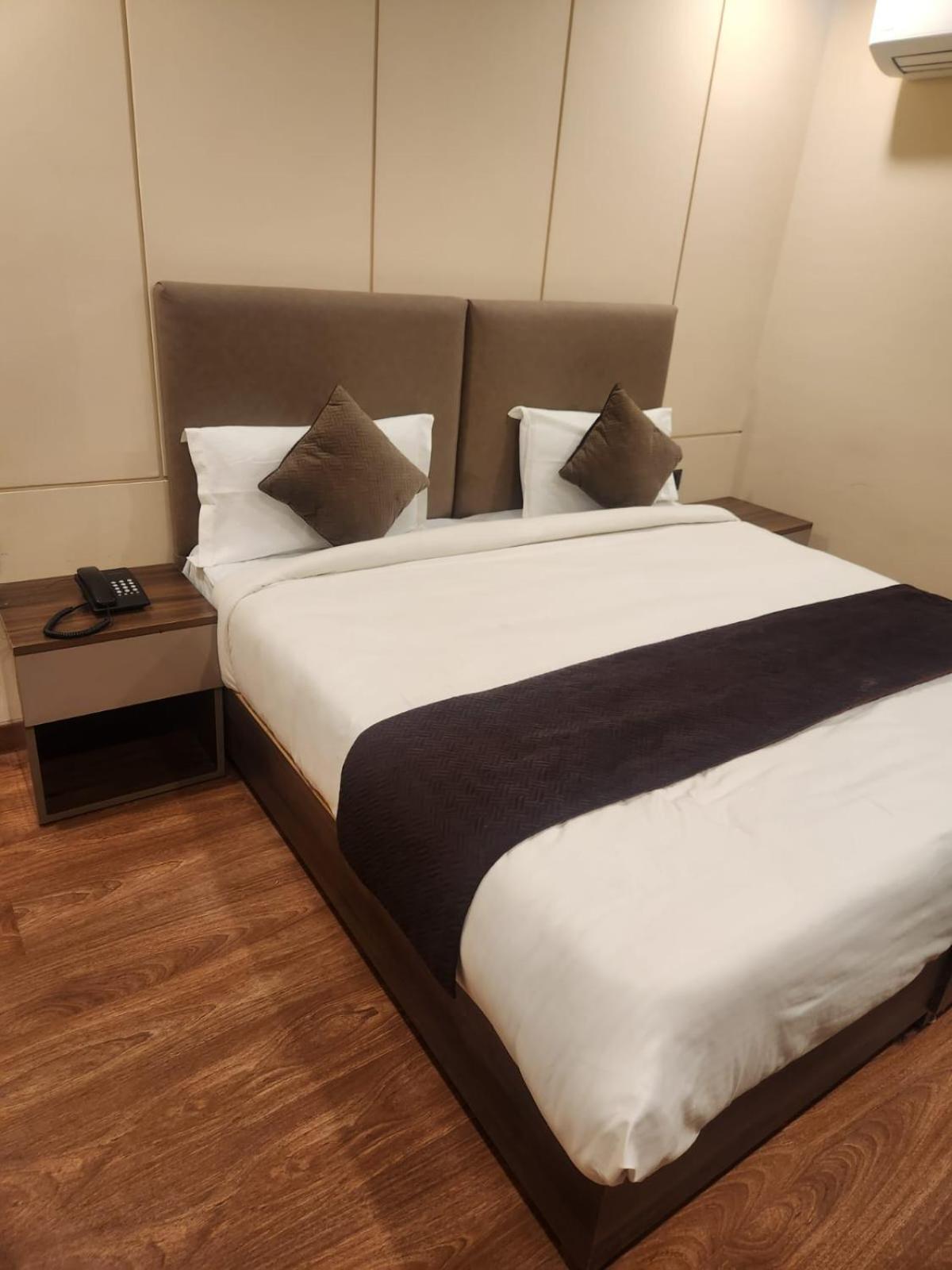 Hotel The Almora By Rs Global Near By Delhi International Airport With - Free Airport Drop New Delhi Eksteriør billede