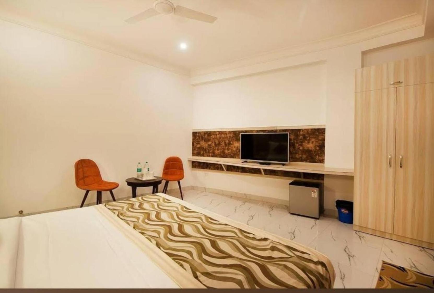 Hotel The Almora By Rs Global Near By Delhi International Airport With - Free Airport Drop New Delhi Eksteriør billede