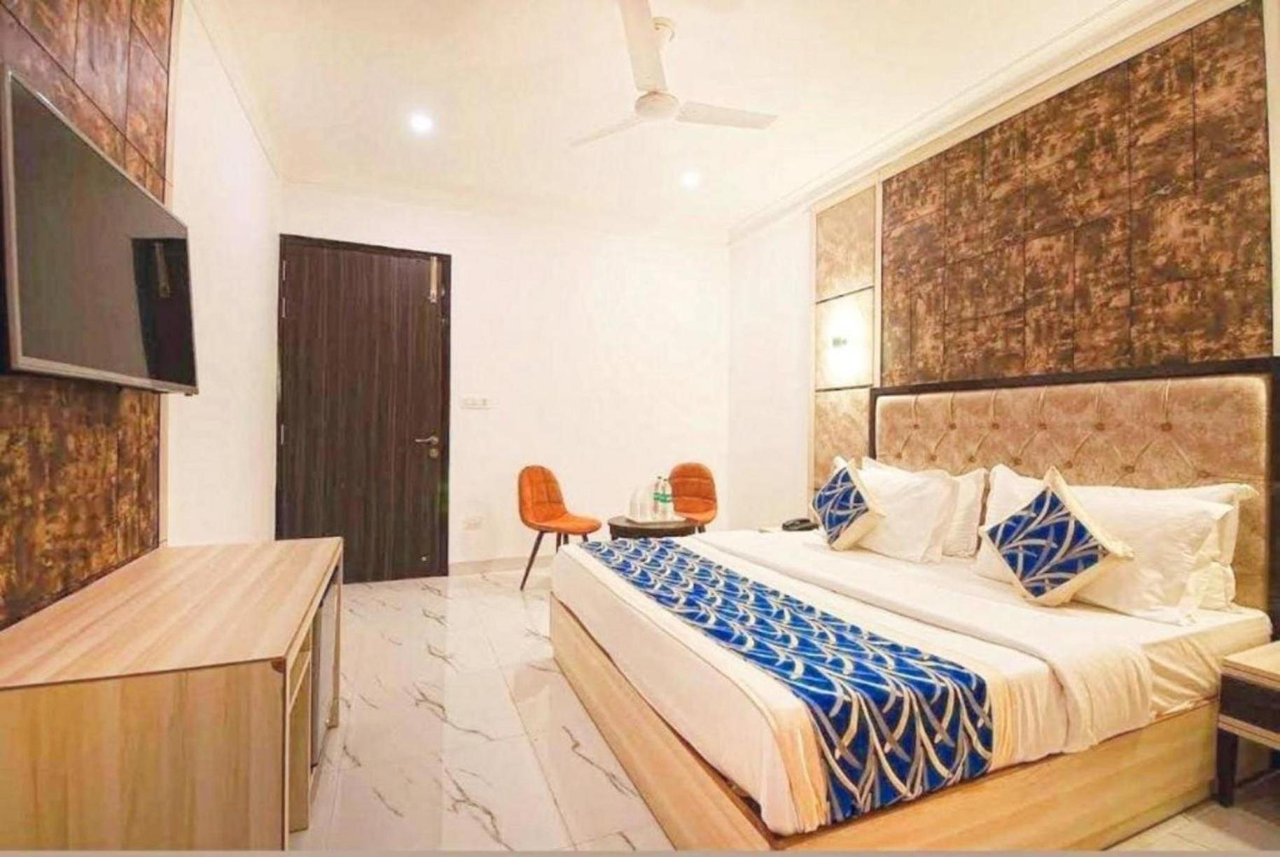 Hotel The Almora By Rs Global Near By Delhi International Airport With - Free Airport Drop New Delhi Eksteriør billede