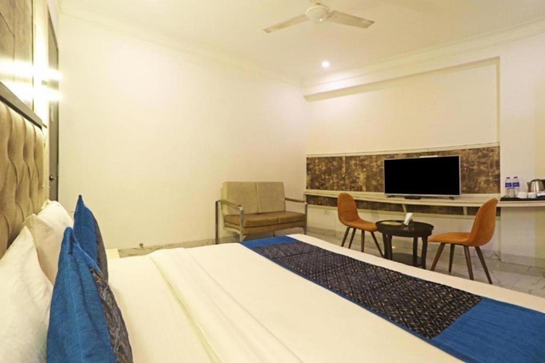 Hotel The Almora By Rs Global Near By Delhi International Airport With - Free Airport Drop New Delhi Eksteriør billede