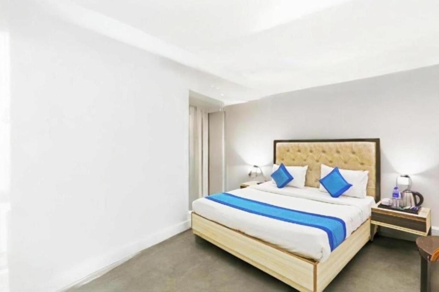 Hotel The Almora By Rs Global Near By Delhi International Airport With - Free Airport Drop New Delhi Eksteriør billede