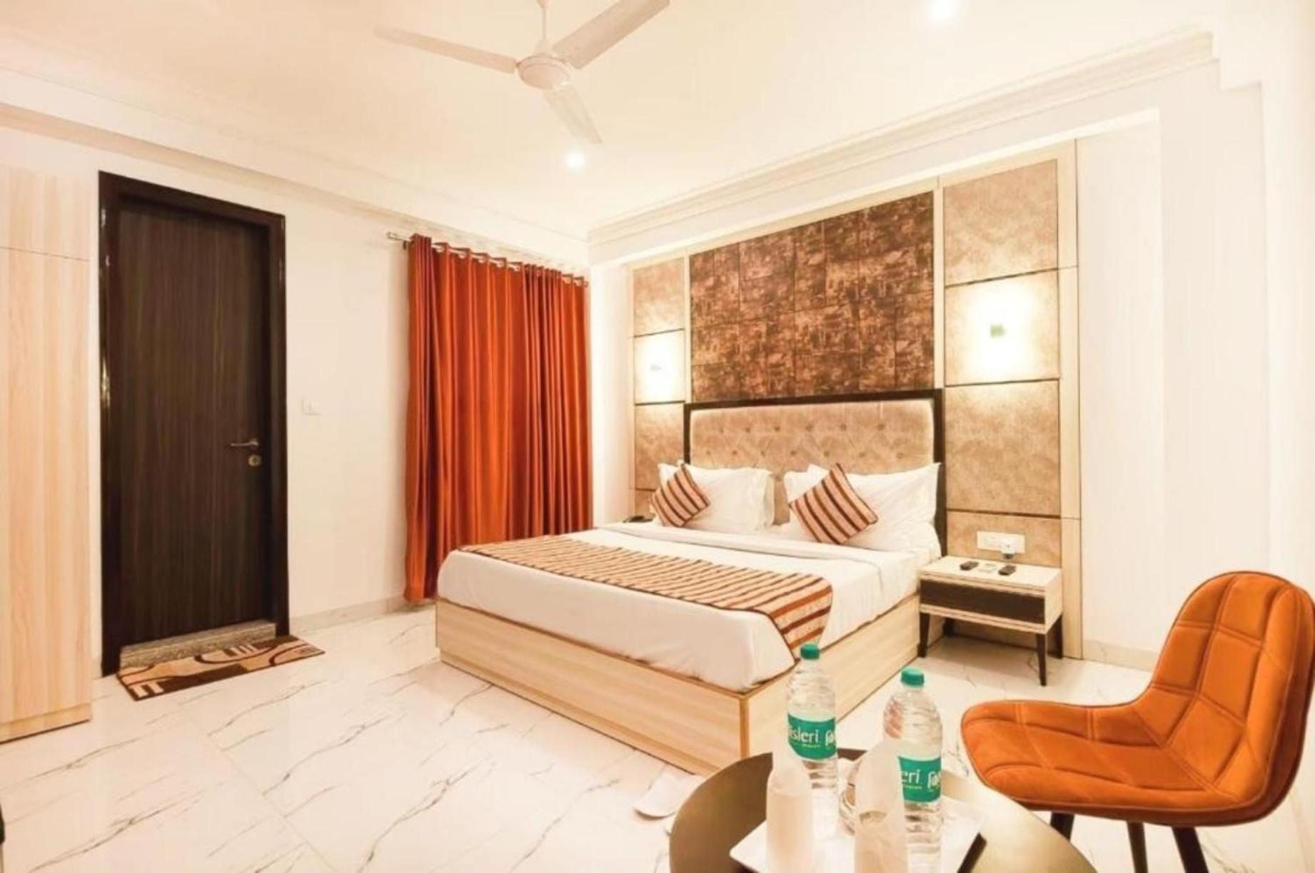 Hotel The Almora By Rs Global Near By Delhi International Airport With - Free Airport Drop New Delhi Eksteriør billede